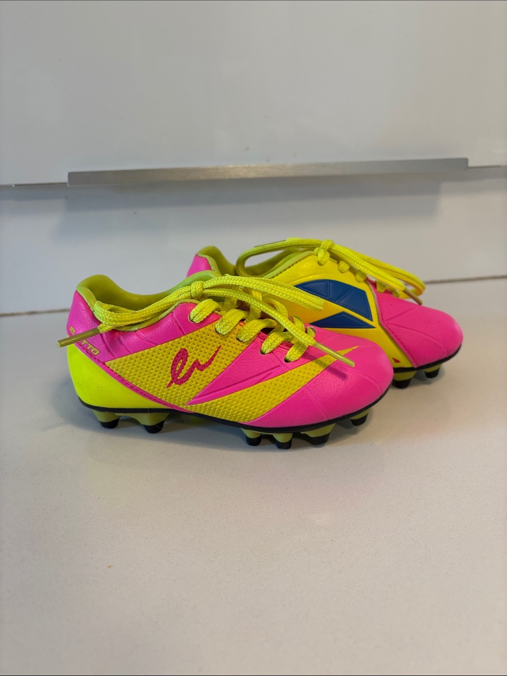 Kids Eletto Neon Pink and Yellow Soccer Cleats